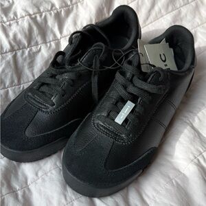 NWT Uniqlo Unisex Suede Black Sneakers